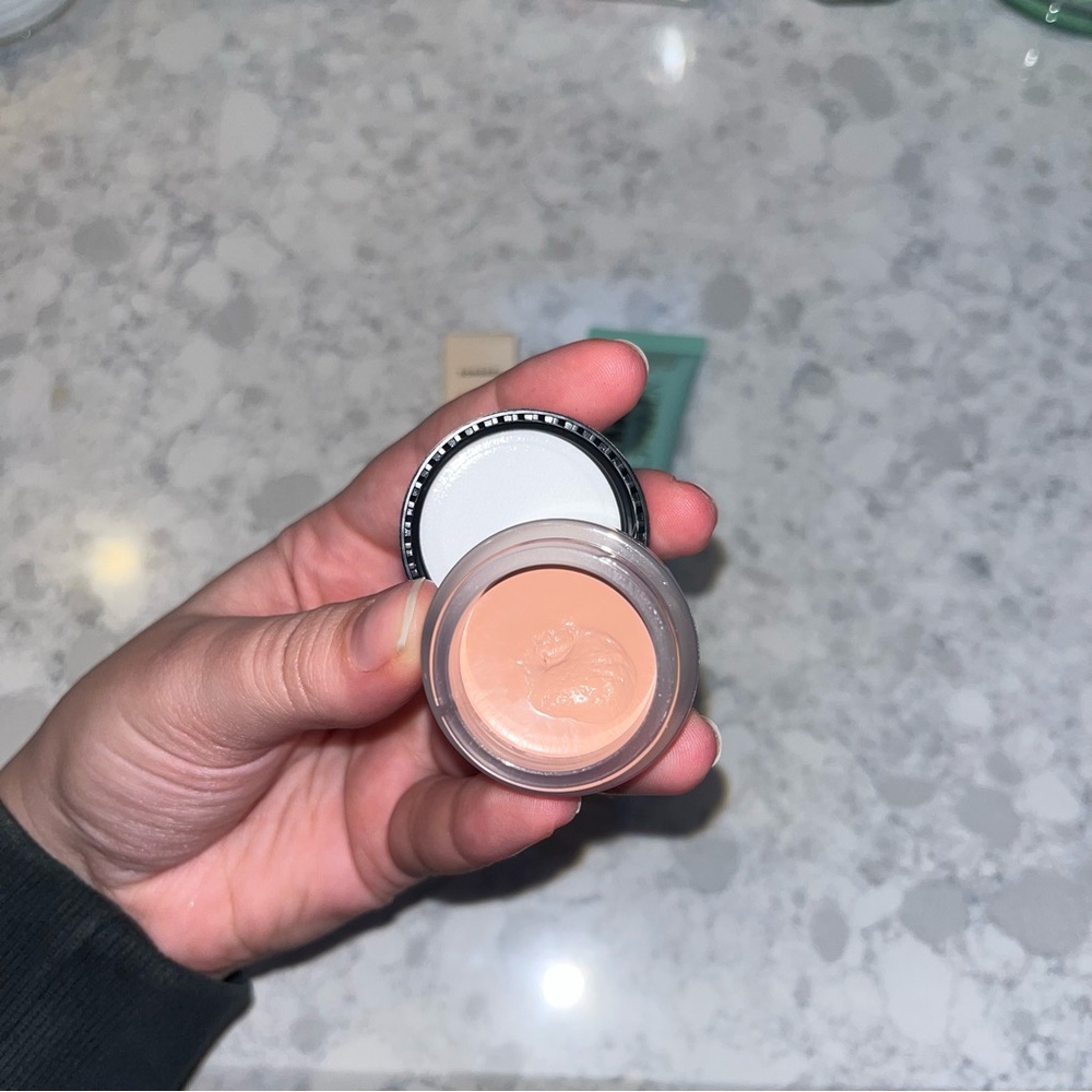 Makeup Bundle - Picture 8 of 8